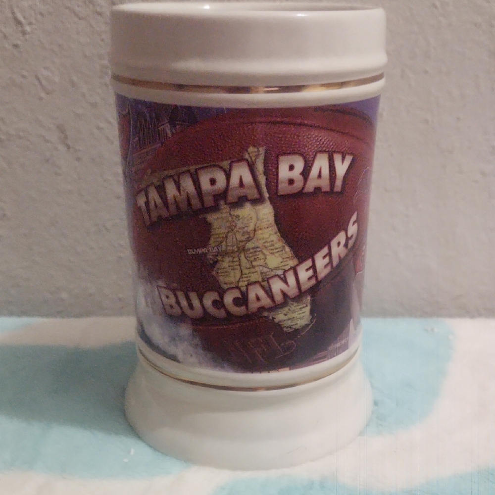 Vtg Tampa Bay Buccaneers Large Ceramic Bear Stein
